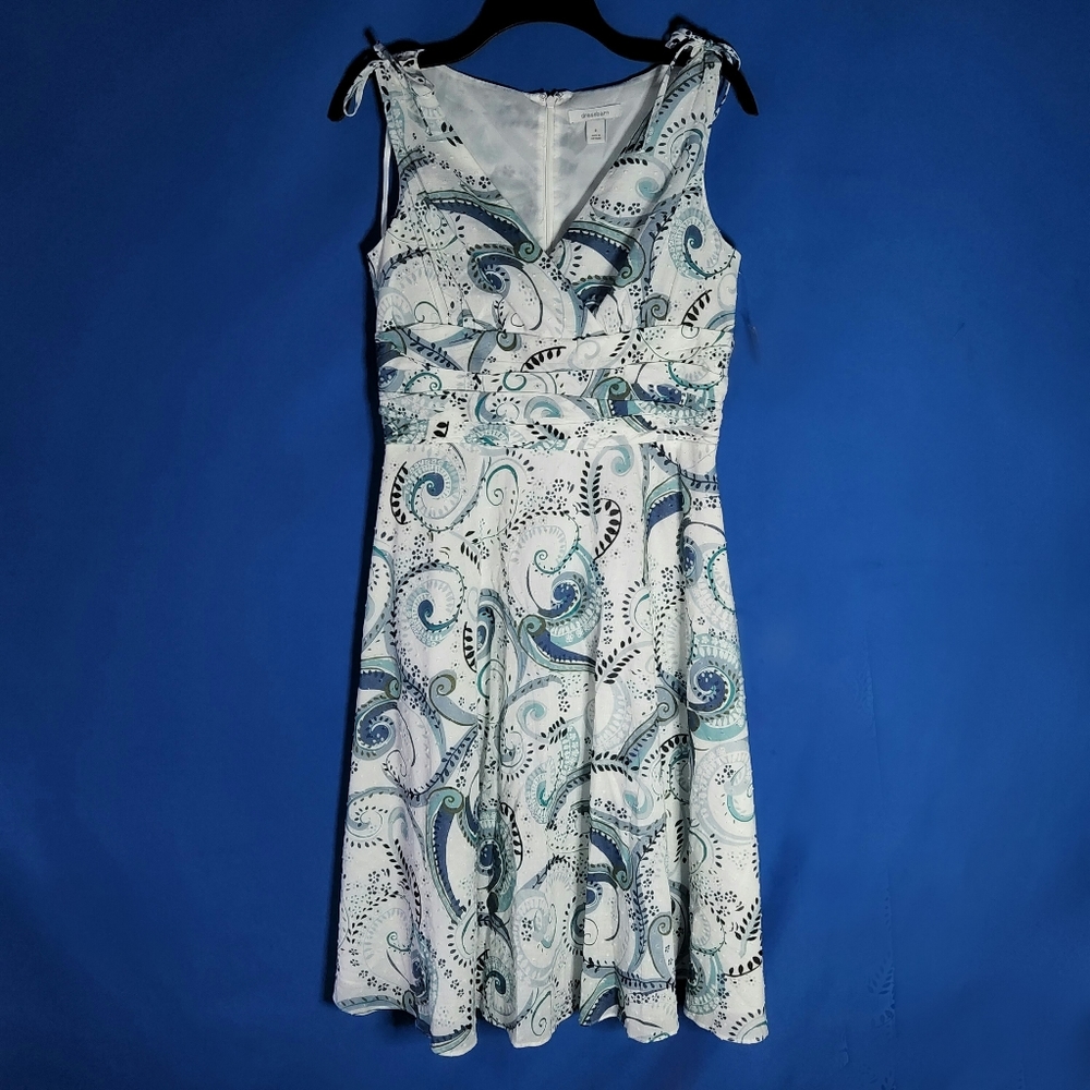 Dressbarn Fit And Flare Sleeveless Dress Flattering V-Neckline Elegant Pleating